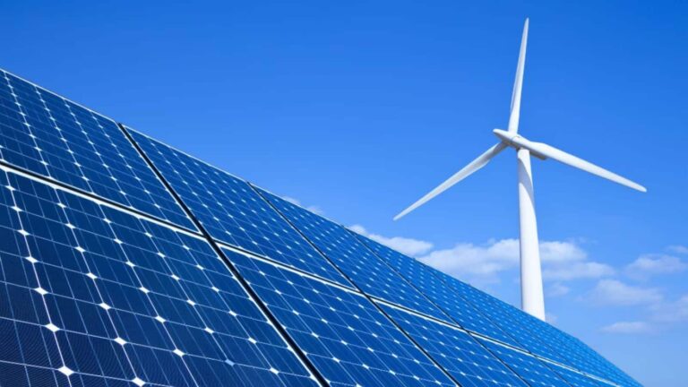 Stock in Focus: सोलर कंपनी को 400 MW का ऑर्डर, महाराष्ट्र के प्रोजेक्ट्स के लिए देगी मॉड्यूल
