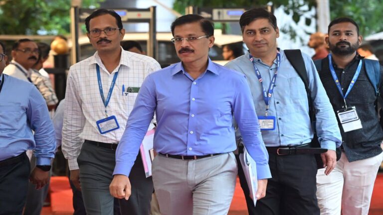 FDA raid in Mumbai: तुकाराम मुंढे का मुंबई में बड़ा एक्शन! ISKCON के होटलों पर चला FDA का डंडा, IRCTC वेंडर पर भी लाइसेंस सस्पेंड