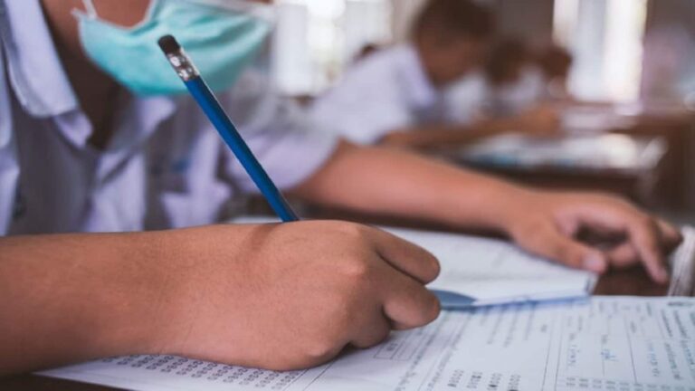 UP Board Exam 2027: स्कूल अब इस तारीख तक जमा कर सकेंगे 10वीं-12वीं के छात्रों की फीस, 1-6 अक्टूबर के बीच कर सकेंगे करेक्शन