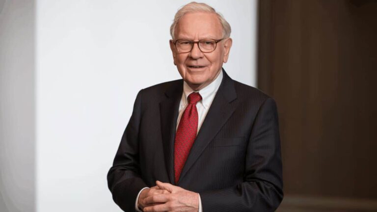 Warren Buffett Tips: शेयर खरीदने से पहले जरूर याद रखें वॉरेन बफेट की ये 5 बातें, कभी नहीं होने देंगे घाटा!