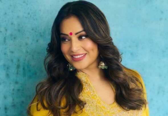 Bipasha Basu:  बिपाशा बसु को अपने बॉक्स में कीड़े मिलने के बाद प्रोटीन पाउडर ब्रांड ने सफाई दी, बोले- 'ये इंडियन सेलिब्रिटी...'