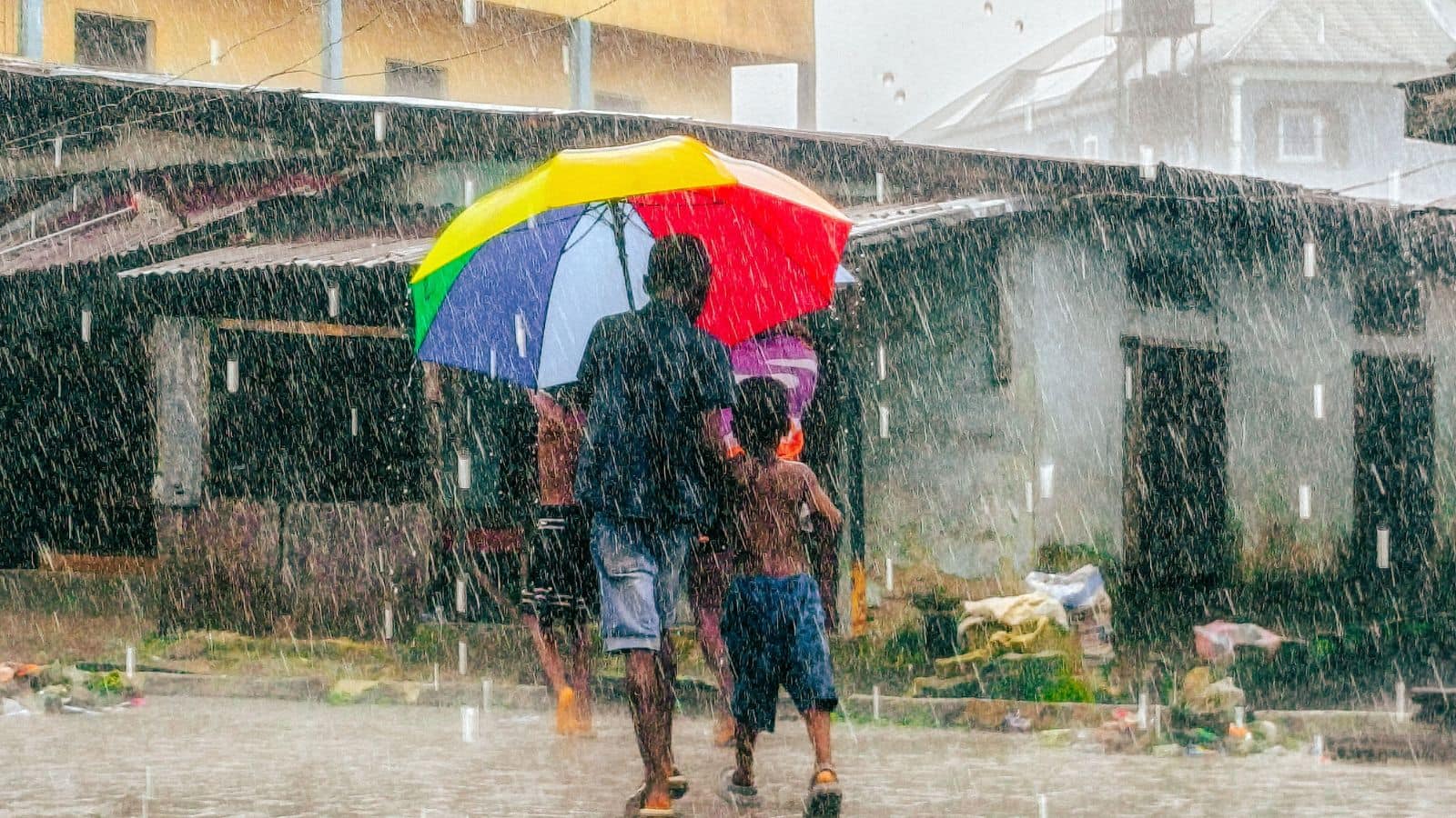 IMD Weather Update: समंदर में आ रहा भयंकर तूफान! मानसून की विदाई से पहले इन राज्यों में होगी आफत की बारिश