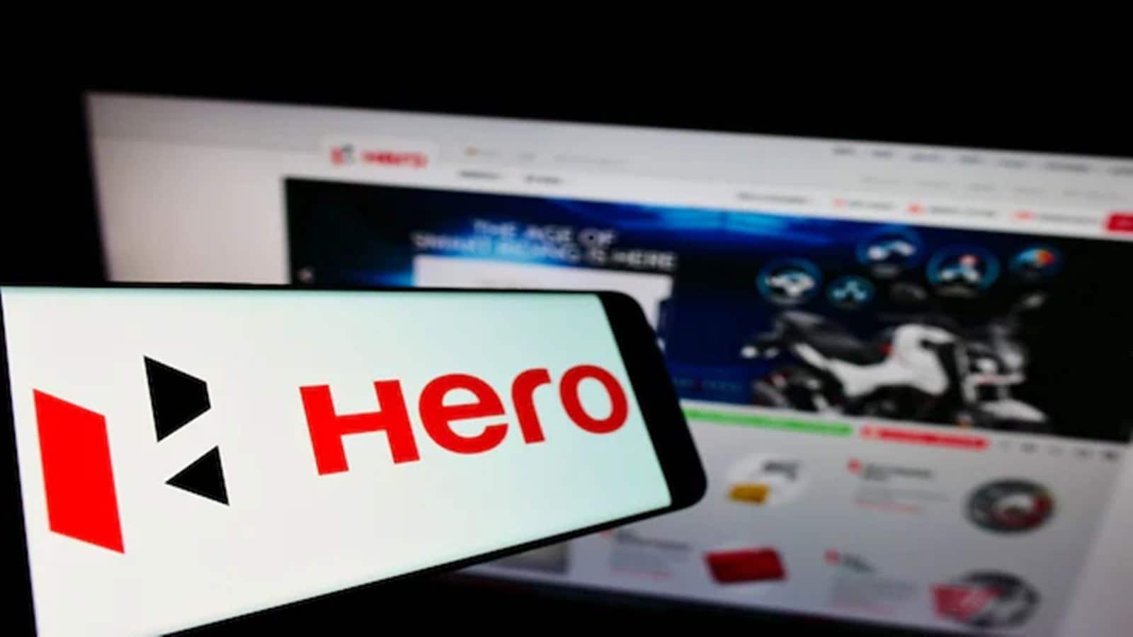 Hero MotoCorp Share Price: अगस्त में बाइक बिक्री और एक्सपोर्ट में गिरावट से बिगड़ा सेंटिमेंट, शेयर 6% तक लुढ़का