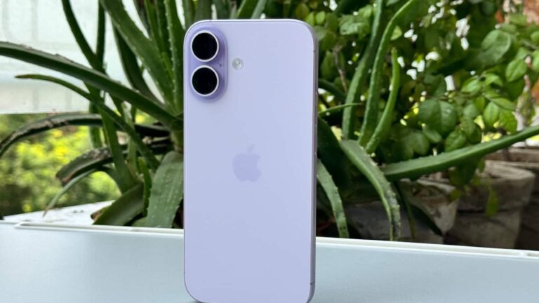 Flipkart दे रहा iPhone 17 पर ₹44,000 से ज्यादा का फायदा! जानें ऑफर और कीमत