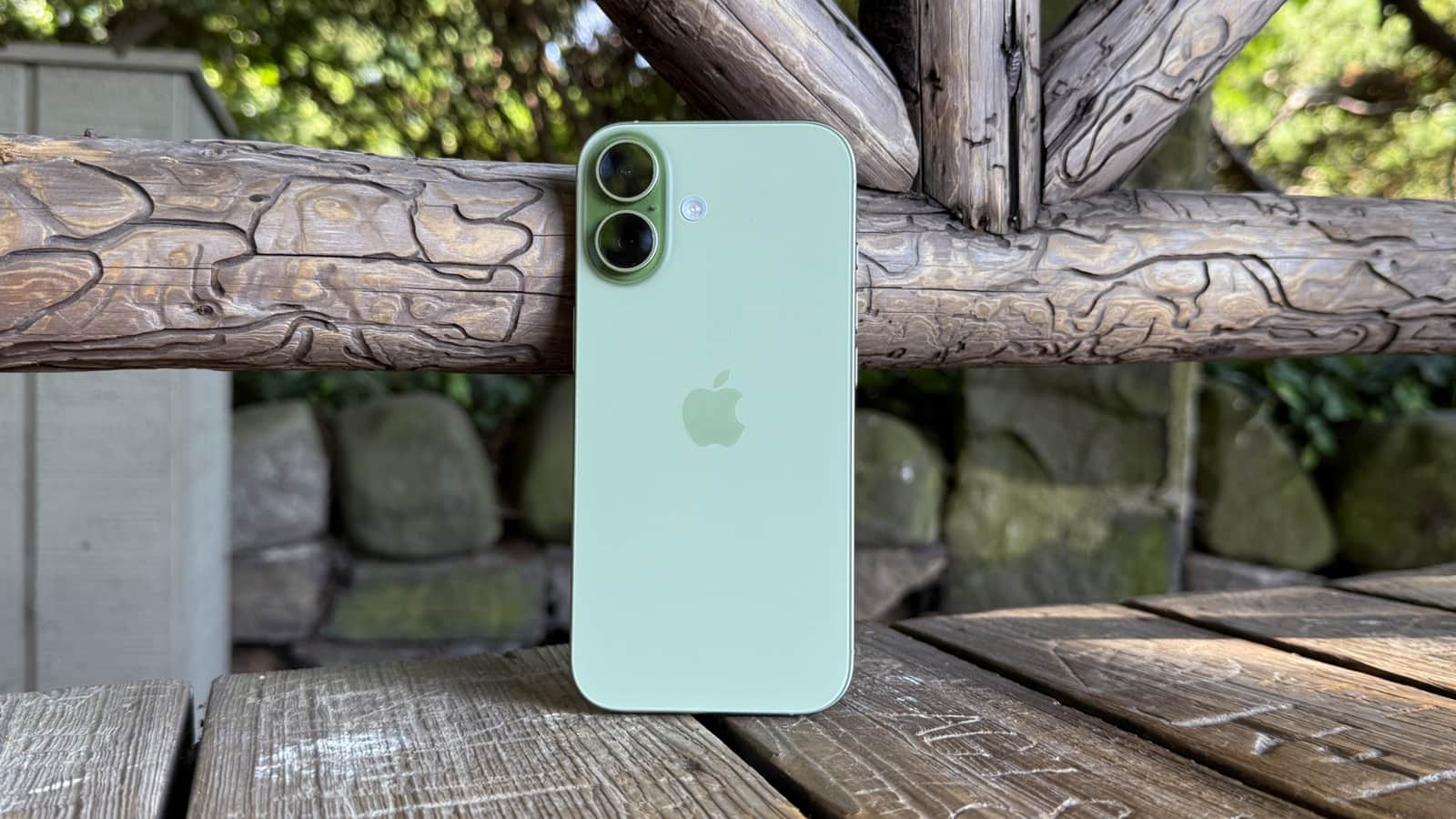 iPhone 18 की पहली बड़ी डिटेल्स लीक! 8GB RAM, 256GB स्टोरेज और 48MP कैमरा, इतनी होगी कीमत