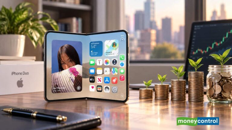 iPhone Duo vs Investment: ₹4.49 लाख का फोन खरीदना सही या इसी पैसे को निवेश करना? समझिए पूरा हिसाब