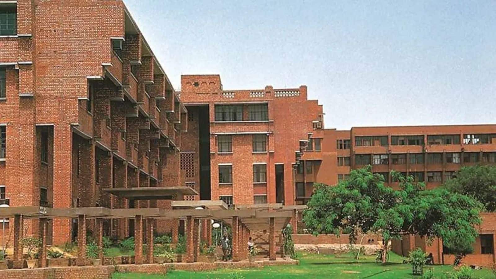 JNU में प्रोफेसर पर गंभीर आरोप! 10 छात्राओं ने की यौन उत्पीड़न की शिकायत; ICC ने शुरू की जांच
