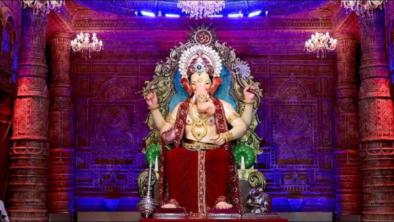Lalbaugcha Raja Ganapati Utsav: गणपति उत्सव में लालबागचा राजा पर भक्तों ने लुटाया प्यार, तीन दिनों में आया 3 करोड़ से ऊपर चढ़ावा