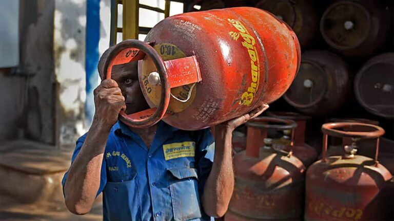 LPG Cylinder New Rule: 1 अक्टूबर से सब्सिडी वाला सस्ता सिलेंडर भी खरीदना पड़ेगा महंगा अगर नहीं निपटाया ये काम! 3 तरीके जान लीजिए