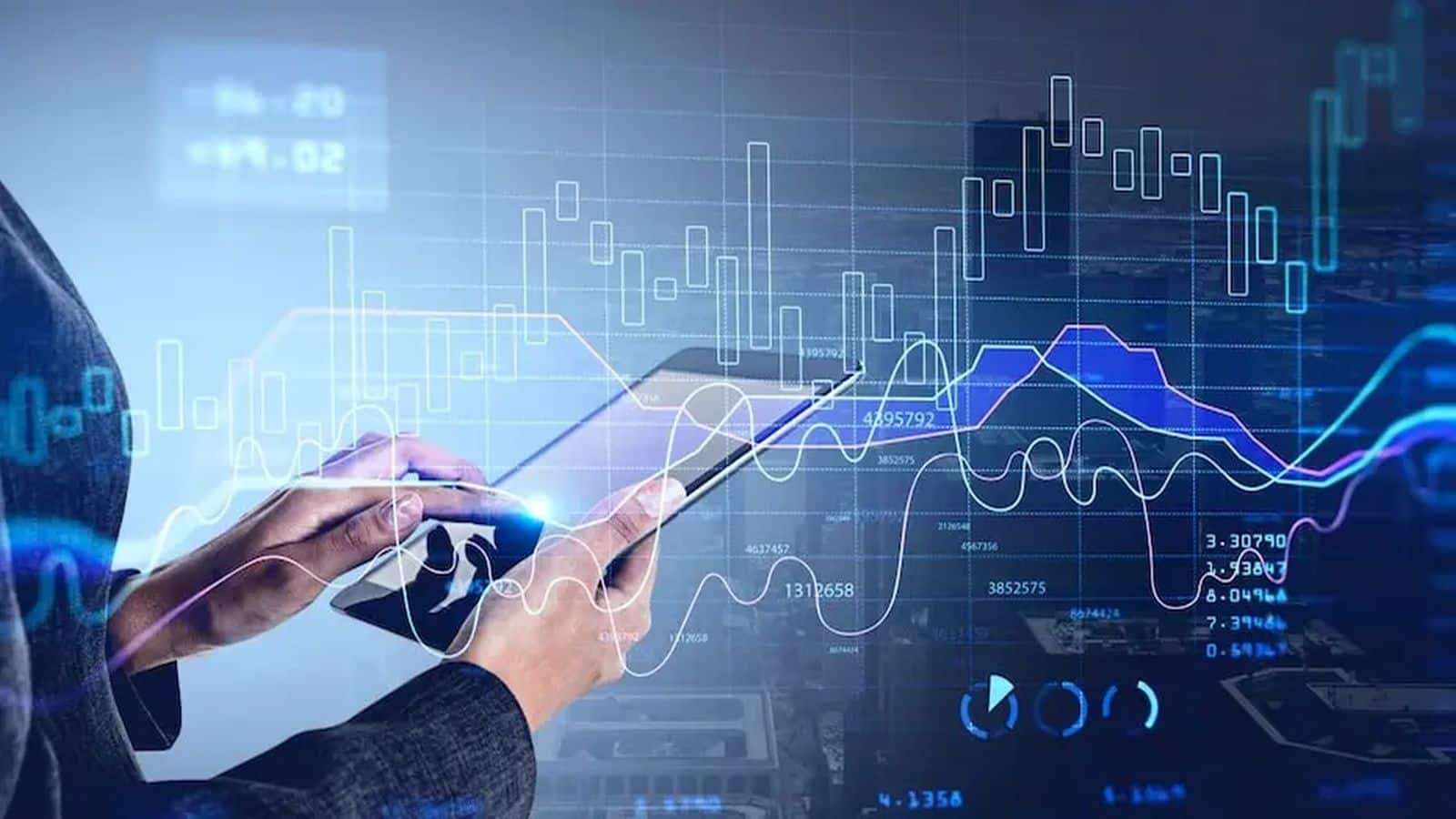 Trading Ideas : नहीं टिक पाई बाजार की शुरुआती तेजी, जानिए कमजोर बाजार में भी आज कहां बन सकता है पैसा