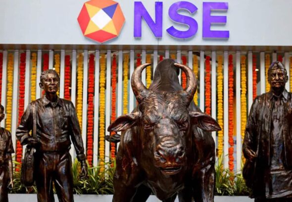 NSE IPO Listing: ₹1800 पर लिस्ट एनएसई का ₹1785 का शेयर, 1% से कम लिस्टिंग गेन