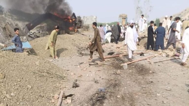 Pakistan bomb blast: पाकिस्तान के डेरा इस्माइल खान में बम धमाका, 11 की मौत और 30 घायल