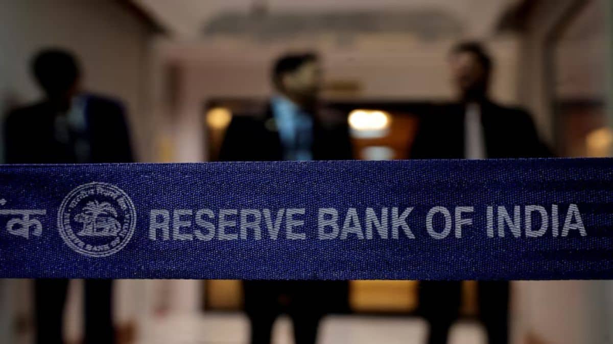 RBI Policy Big Update: जल्द महंगी होगी आपकी EMI? ब्रोकरेज फर्म्स का दावा- अक्टूबर में रेपो रेट बढ़ा सकता है रिजर्व बैंक