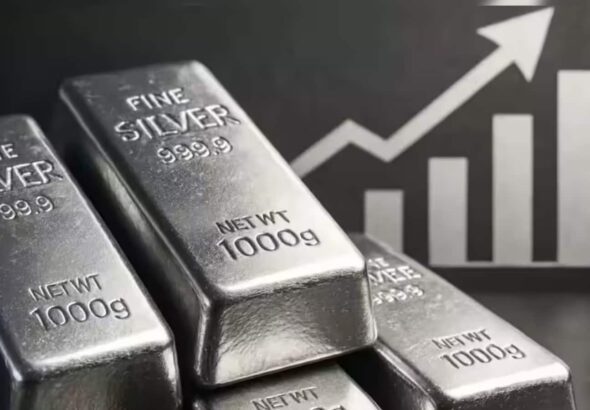 Silver Price 4 Sept: चांदी खरीदने का बना रहे हैं प्लान? दिल्ली-कोलकाता तक जानें अपने शहर का रेट