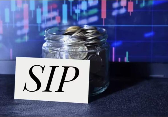 SIP में डेली भी कर सकते हैं इनवेस्ट, मंथली सिप और डेली सिप में से किसमें निवेश करने पर होगी ज्यादा कमाई?