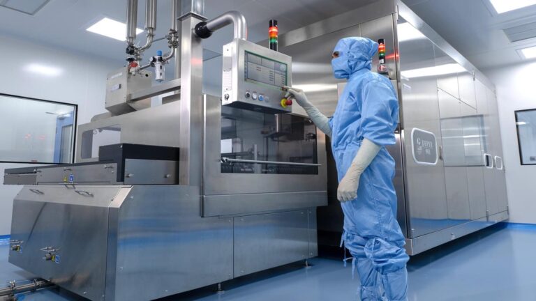 Symbiotec ने दिया शॉक, IPO को तगड़े रिस्पांस के बाद ₹988 के शेयरों की फीकी लिस्टिंग