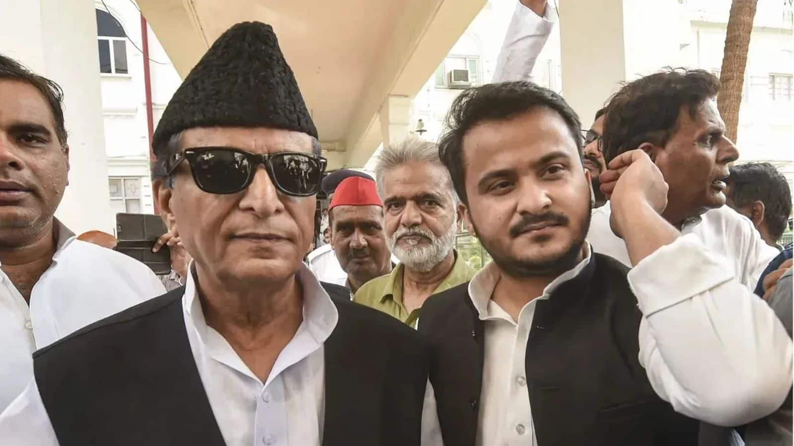 Azam Khan: सपा नेता आजम खान और उनके बेटे अब्दुल्ला को इलाहाबाद हाई कोर्ट से बड़ी राहत, दो पैन कार्ड मामले में मिली जमानत