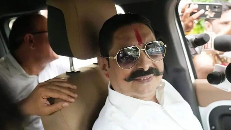 JDU ने बाहुबली विधायक अनंत सिंह को पार्टी ने निकाला, पत्नी नीलम देवी पर भी नीतीश कुमार की बड़ी कार्रवाई
