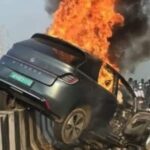 Andhra Pradesh: डिवाइडर से टकराई EV, धू-धू कर जली कार, चार लोगों की जिंदा जलकर मौत