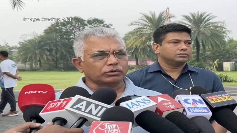 Kolkata Stampede Update: 'कभी कभी हो जाता है...'; कोलकाता दुर्गा पूजा भगदड़ पर बोले बंगाल के मंत्री दिलीप घोष, अब तक 19 लोगों की मौत