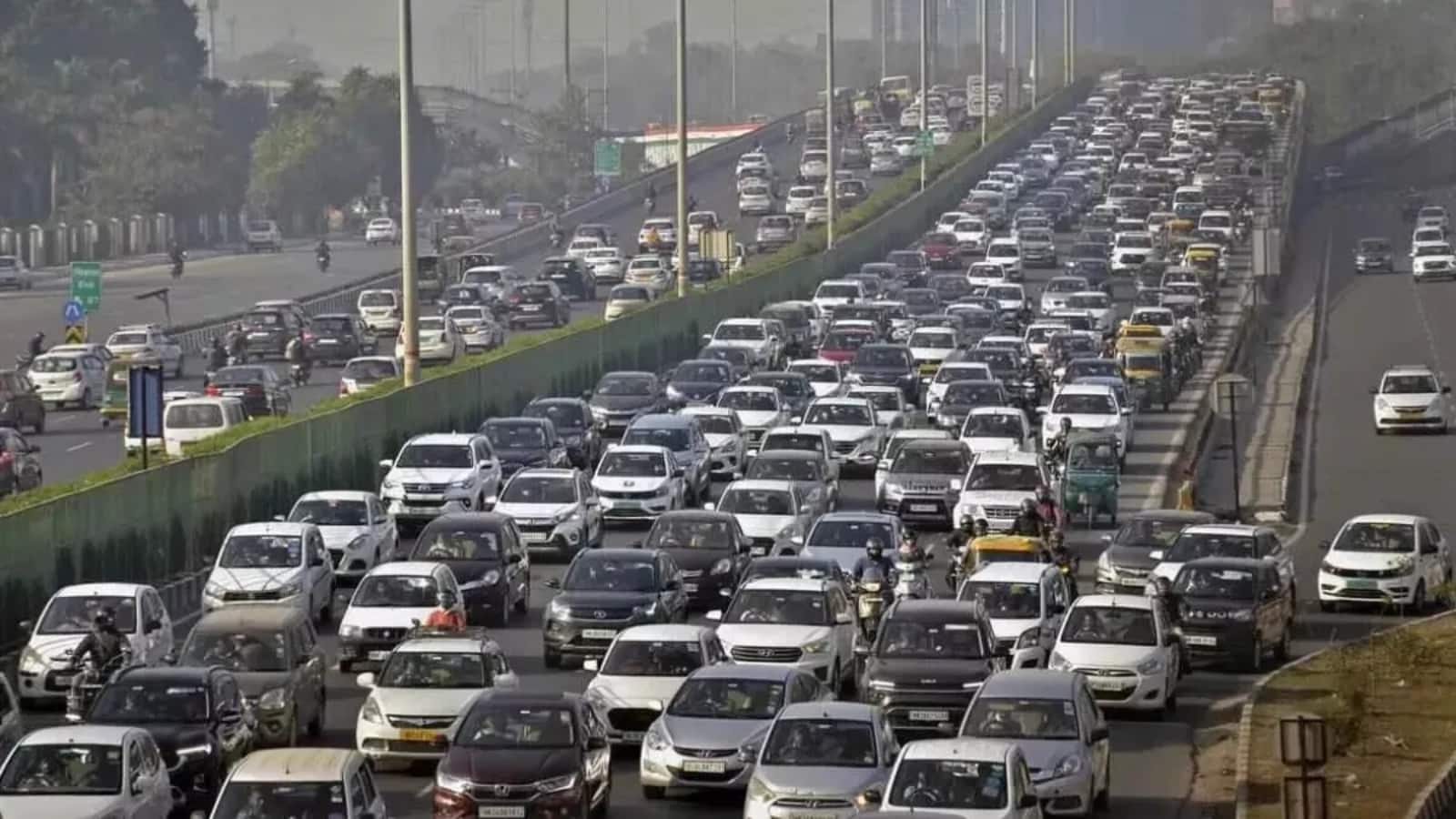 Delhi Traffic Advisory October 13: दिल्ली में आज इन 22 रास्तों पर प्रभावित हो सकती है ट्रैफिक, देखें पूरी लिस्ट