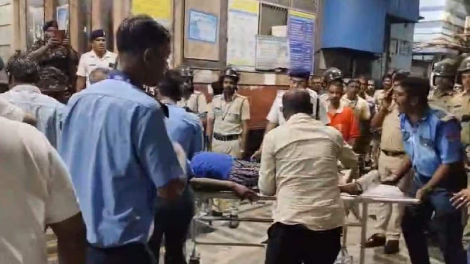 Kolkata Durga Puja Stampede: कोलकाता के चोरबागान दुर्गा पूजा पंडाल में भगदड़, अबतक 17 लोगों की मौत