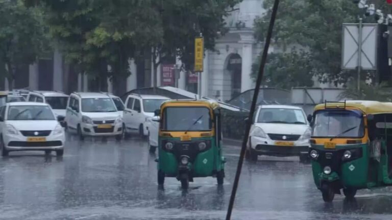 कल का मौसम: IMD ने केरल-तमिलनाडु में जारी किया भारी बारिश का अलर्ट, दिल्ली-NCR और उत्तराखंड में चलेंगी तेज हवाएं