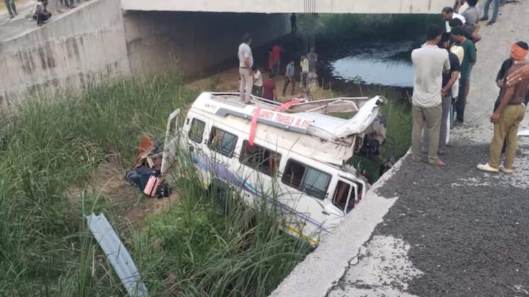 Rajasthan Bus Accident: कोटा में श्रद्धालुओं से भरी बस पलटी, 8 की मौत, 6 से ज्यादा घायल