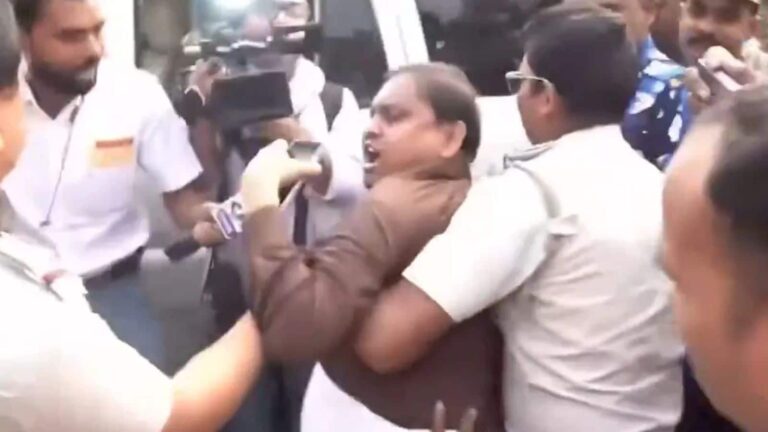 Rejinagar Bypolls election voting: रेजीनगर उपचुनाव में वोटिंग के दौरान भारी हंगामा, पश्चिम बंगाल पुलिस ने हुमायूं कबीर को किया गिरफ्तार