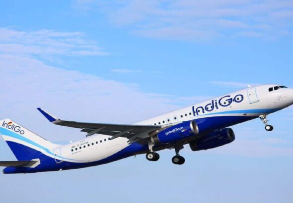 हवा में था विमान...अचानक निकलने लगा धुआं, दिल्ली से चेन्नई जा रही IndiGo फ्लाइट की इमरजेंसी लैंडिंग
