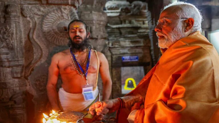 भूटान के प्रधानमंत्री टोबगे ने पीएम मोदी को क्यों कहा 'विष्णु का अवतार'? दुनियाभर के नेताओं ने दी बधाई