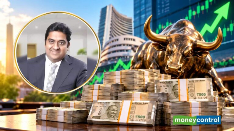 Mukul Agrawal Portfolio: मुकुल अग्रवाल ने 6 नए शेयर खरीदे, एक ने इस साल दिया है 277% का रिटर्न