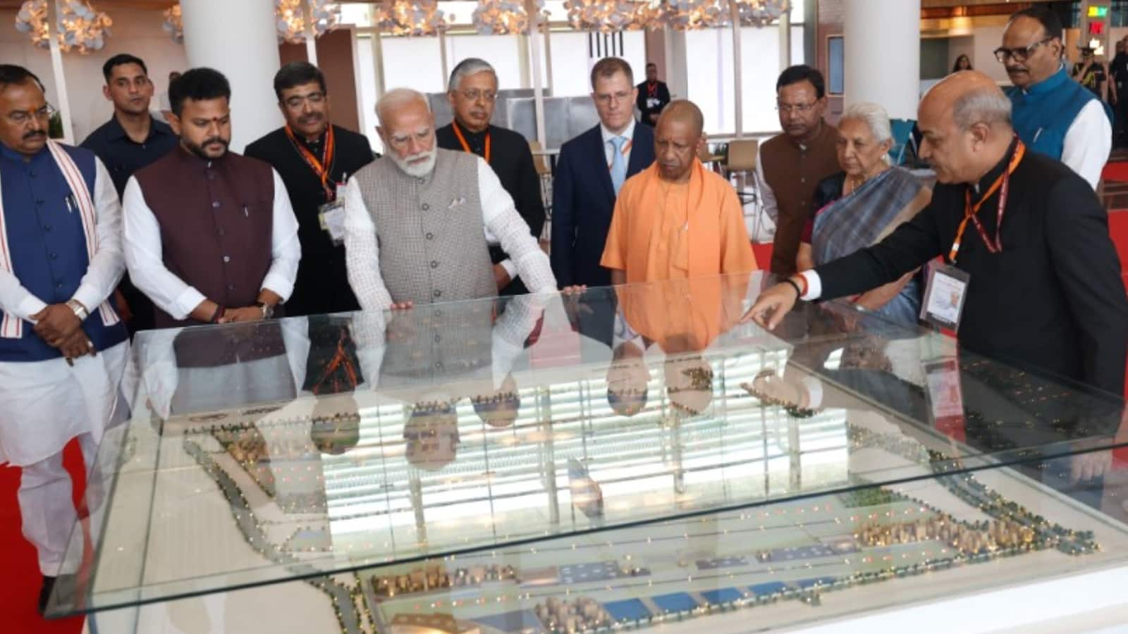 PM मोदी के नाम पर होगा नोएडा इंटरनेशनल एयरपोर्ट, सीएम योगी ने इसके नए और पूरे नाम किया ऐलान