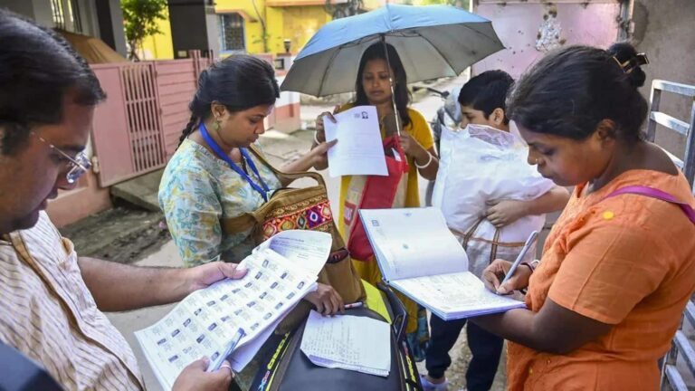 EC Launches Special Drive: विरोध-प्रदर्शनों के बीच चुनाव आयोग का बड़ा फैसला, वोटर एनरोलमेंट के लिए शुरू की स्पेशल ड्राइव