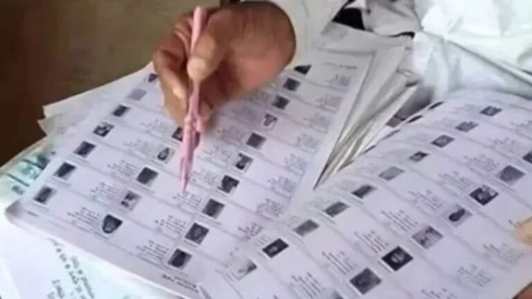 रीडेबल PDF, पार्टियों को सॉफ्ट कॉपी मिलेगी... SIR को लेकर भारी बवाल के बीच ECI ने 17 राज्यों के लिए किए ये बड़े ऐलान