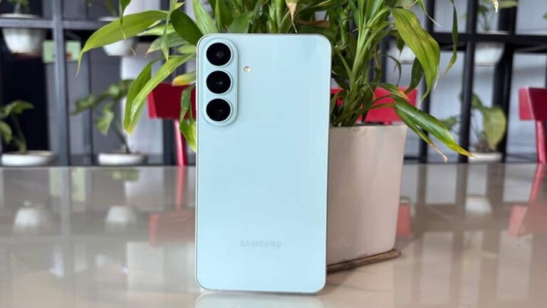 Amazon Great Indian Festival Sale: ₹80,000 से कम में मिल रहे ये 5 प्रीमियम फोन, iPhone 16 से OnePlus 15R ब्रांड्स हैं शामिल