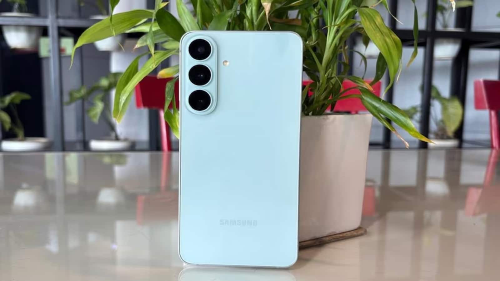 Amazon Great Indian Festival Sale: ₹80,000 से कम में मिल रहे ये 5 प्रीमियम फोन, iPhone 16 से OnePlus 15R ब्रांड्स हैं शामिल