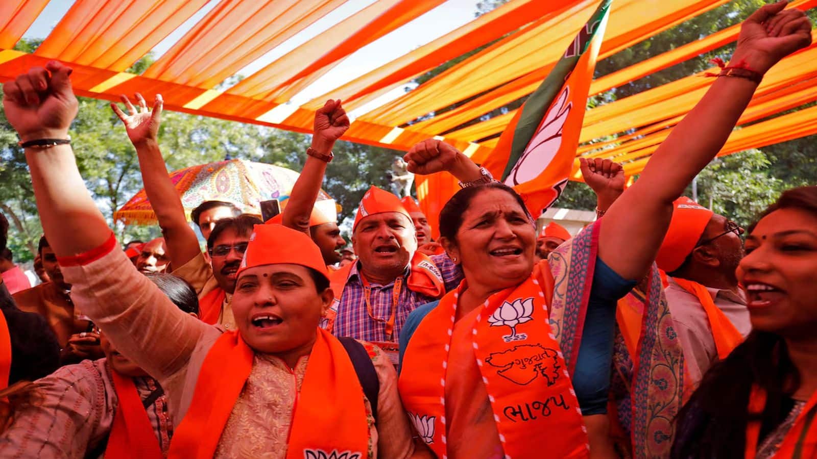 Gujarat Civic Polls Result: गुजरात के निकाय चुनाव में BJP का दबदबा बरकरार, तीनों शहरी निकायों पर जमाया कब्जा, कांग्रेस-AAP के खाते क्या आया?