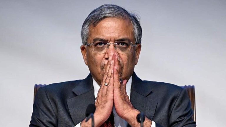 SIR विवाद के बीच CEC ज्ञानेश कुमार पर 20 साल पुराने भ्रष्टाचार के आरोप, केरल सरकार कराएगी विजिलेंस जांच