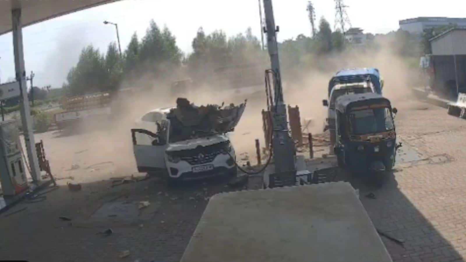 CNG Blast Viral Video: सीएनजी भरवाते ही सेकेंडों में फटी कार! CCTV में कैद हुआ खौफनाक धमाका