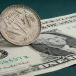 Dollar Vs Rupee : डॉलर के मुकाबले रुपए की चाल सपाट, जानिए क्या जियो प्लेटफॉर्म्स IPO के बाद जारी रह पाएगी इसकी रिकवरी
