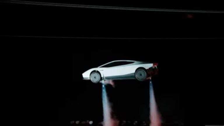 ये कार उड़ती भी है और हवा में पलटी भी मारती है! Elon Musk की Tesla ने दिखाया नया Roadster