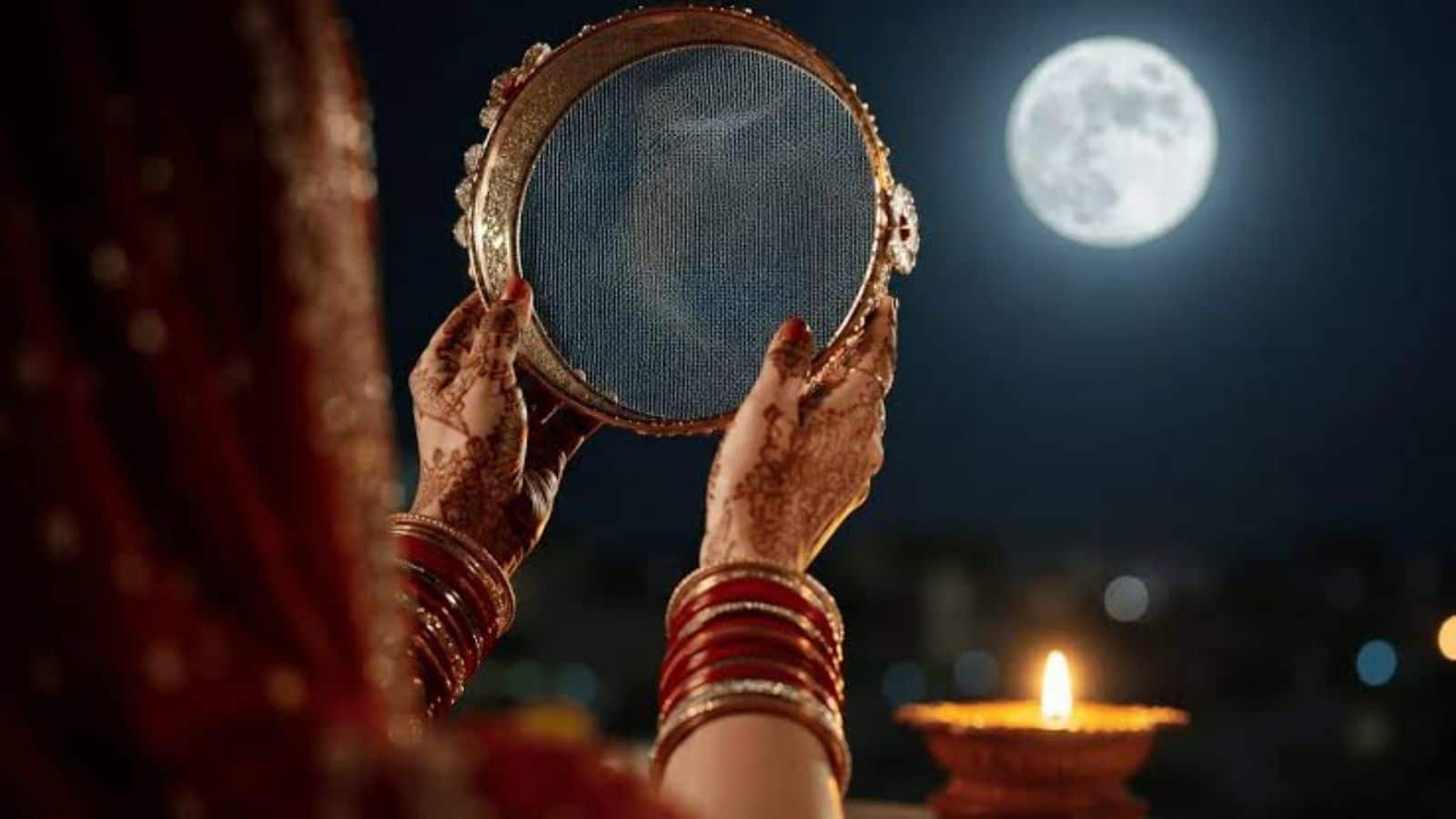 Karwa Chauth 2026: अपनों को भेजें दिल छू लेने वाले मैसेज और प्यार भरे शुभकामना संदेश
