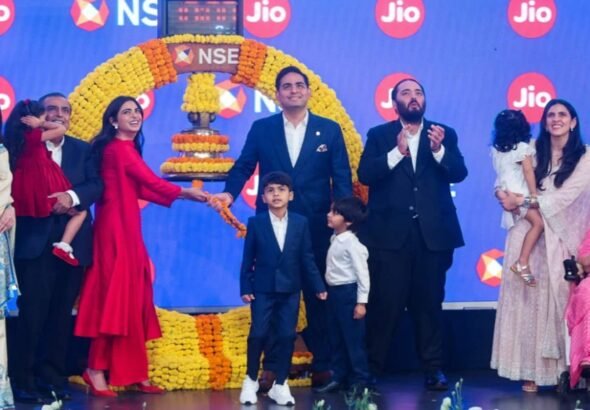 Jio Platforms लिस्ट होते ही बनी सेकेंड मोस्ट वैल्यूएबल फर्म, ₹12.6 लाख करोड़ मार्केट कैप के साथ टेलिकॉम कंपनियों में टॉप पर