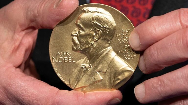 Nobel Prize Medicine: 'कैंसर से लेकर ब्रेन डिसऑर्डर तक!' इस दवा की खोज के लिए 3 वैज्ञानिकों को मिला नोबेल