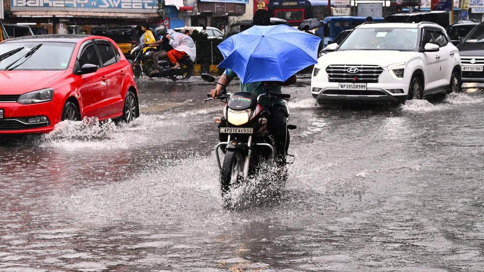 Weather Update: मानसून की विदाई तेज लेकिन इन राज्यों में भारी बारिश का अलर्ट, IMD ने मौसम को लेकर जारी की ये चेतावनी