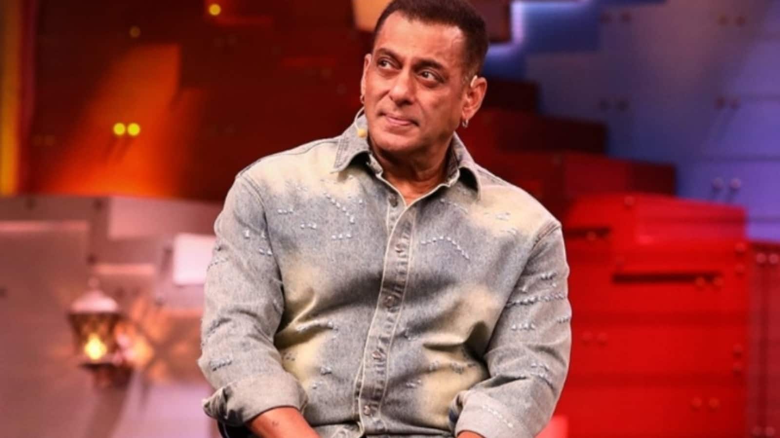 Salman Khan: सलमान खान के सामने जा पहुंचे फैन ने पकड़ा हाथ, गार्ड ने खींचकर किया साइड, वायरल हुआ एक्टर का वीडियो