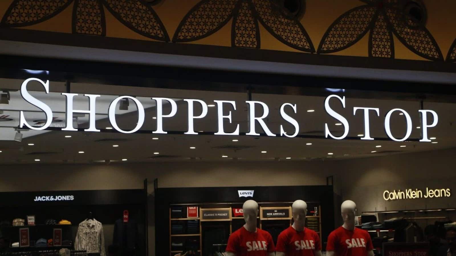Shoppers Stop Share Price: Q2 रिजल्ट से एक दिन पहले दिखी तूफानी तेजी, शेयर 15% तक भागा