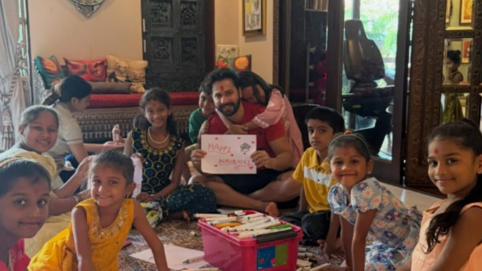 Varun Dhawan: वरुण धवन ने किया कन्या पूजन, सोशल मीडिया शेयर की खूबसूरत तस्वीर